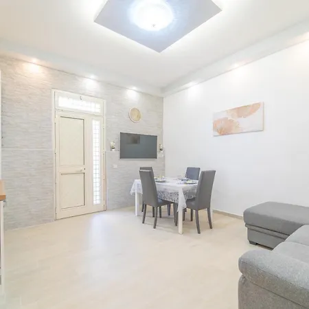 Apartman Domo Nora 2 *